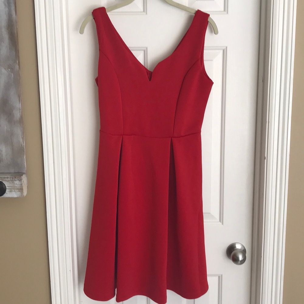Fun red party dress! V neck, backless, A-line